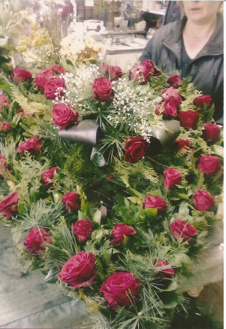 Images Stories Cvece Ikebaneisuze 001b ISR01 Suze Ikebane Pogrebno Mir Sombor Cvetniaranzmanizagroblje
